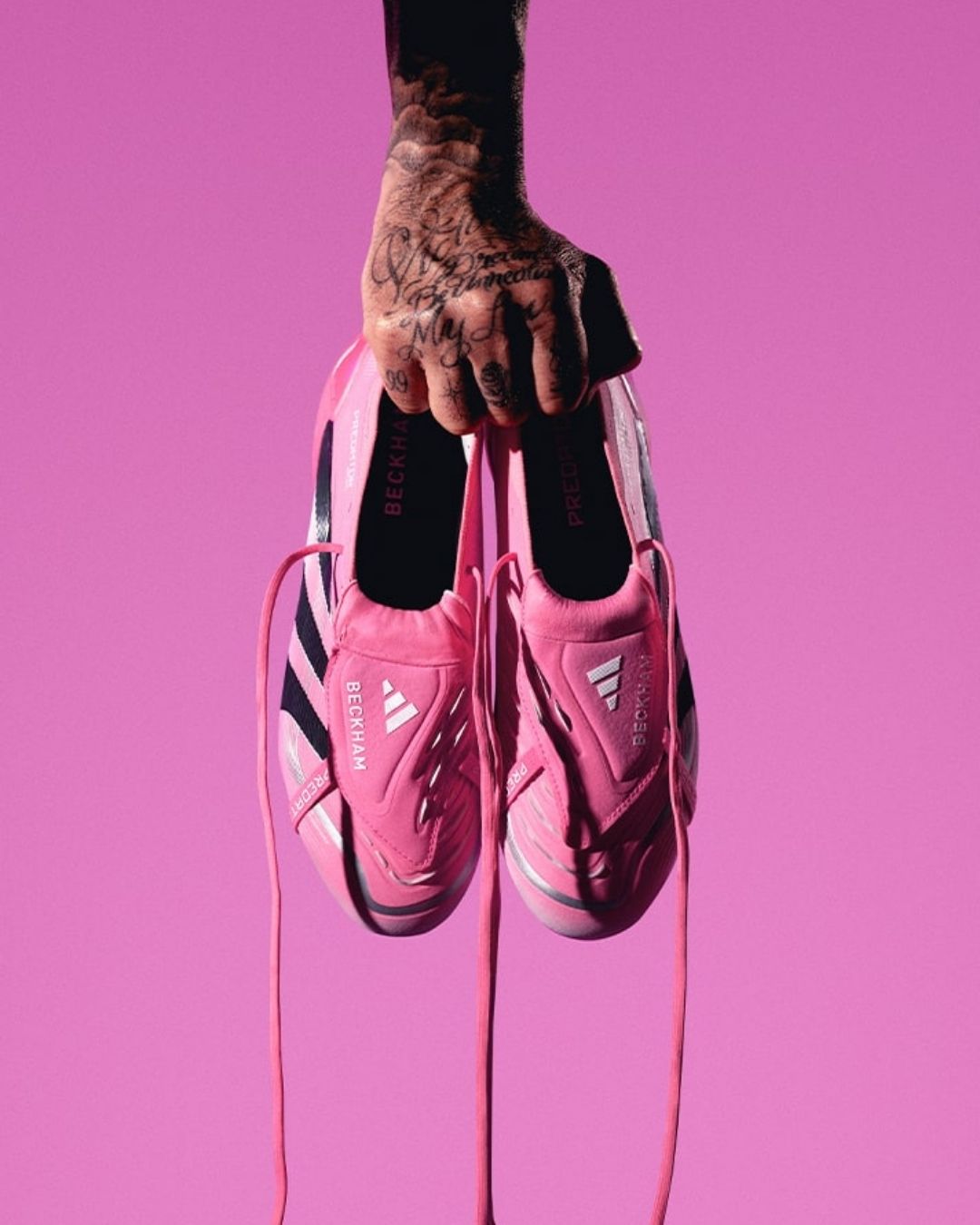 Roze voetbalschoenen